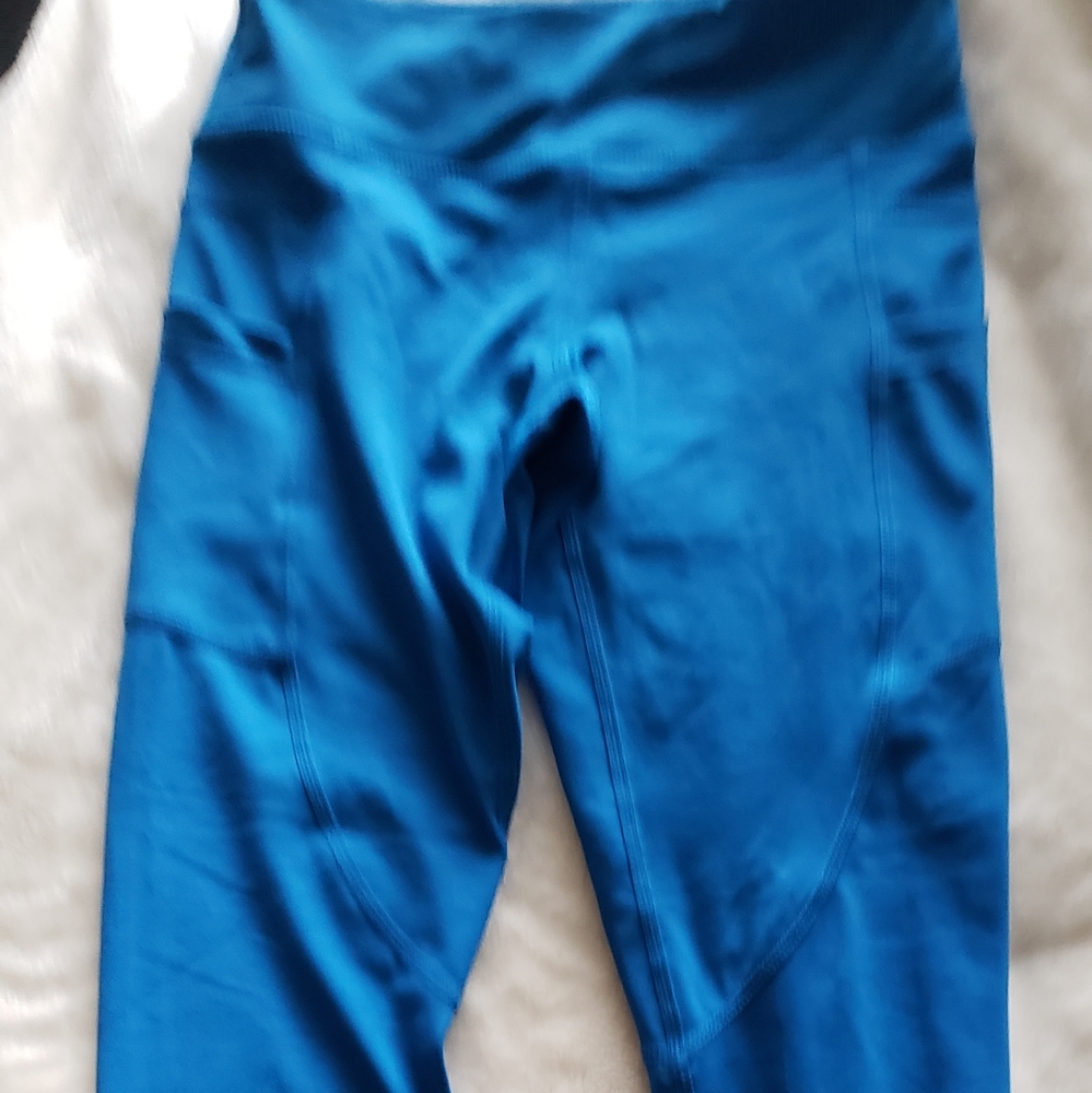 Zyia blue light and tight 7/8 with pockets